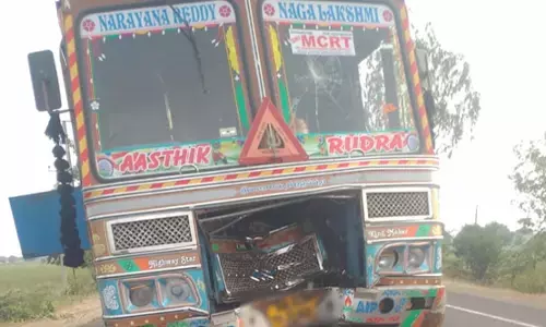 ಕಲಬುರಗಿ | ಲಾರಿ–ಬೈಕ್ ಢಿಕ್ಕಿ: ಮಗು ಸೇರಿ ಒಂದೇ ಕುಟುಂಬದ ಐವರು ಮೃತ್ಯು