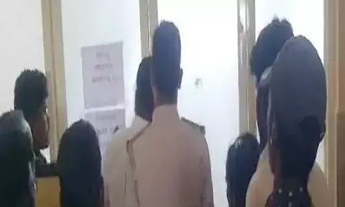 ಮೈಸೂರು | ಸರಕಾರಿ ಶಾಲೆಯಲ್ಲಿ ಗ್ಯಾಸ್ ಸಿಲಿಂಡರ್ ಸ್ಫೋಟ;  ಶಿಕ್ಷಕರು, ಮೂವರು ವಿದ್ಯಾರ್ಥಿಗಳಿಗೆ ಗಂಭೀರ ಗಾಯ