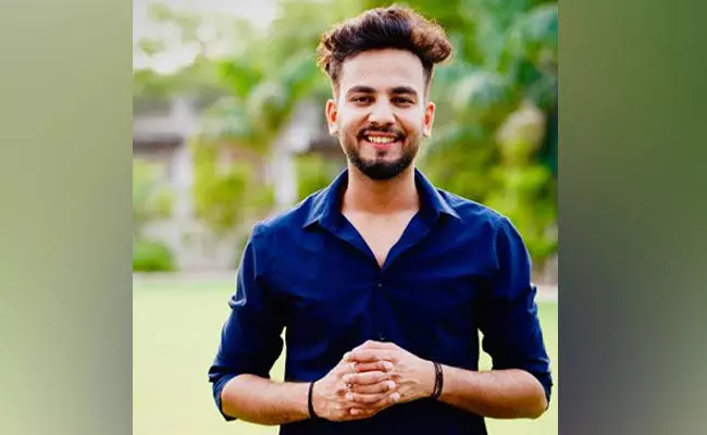 ರೇವ್ ಪಾರ್ಟಿಯಲ್ಲಿ ಹಾವು ಮತ್ತು ಹಾವಿನ ವಿಷ ಪತ್ತೆ: ಬಿಗ್ ಬಾಸ್ ಒಟಿಟಿ ವಿಜೇತ ಎಲ್ವಿಶ್ ಯಾದವ್ ವಿರುದ್ಧ ಪ್ರಕರಣ ದಾಖಲು ರೇವ್ ಪಾರ್ಟಿಯಲ್ಲಿ ಹಾವು ಮತ್ತು ಹಾವಿನ ವಿಷ ಪತ್ತೆ: ಬಿಗ್ ಬಾಸ್ ಒಟಿಟಿ ವಿಜೇತ ಎಲ್ವಿಶ್ ಯಾದವ್ ವಿರುದ್ಧ ಪ್ರಕರಣ ದಾಖಲು