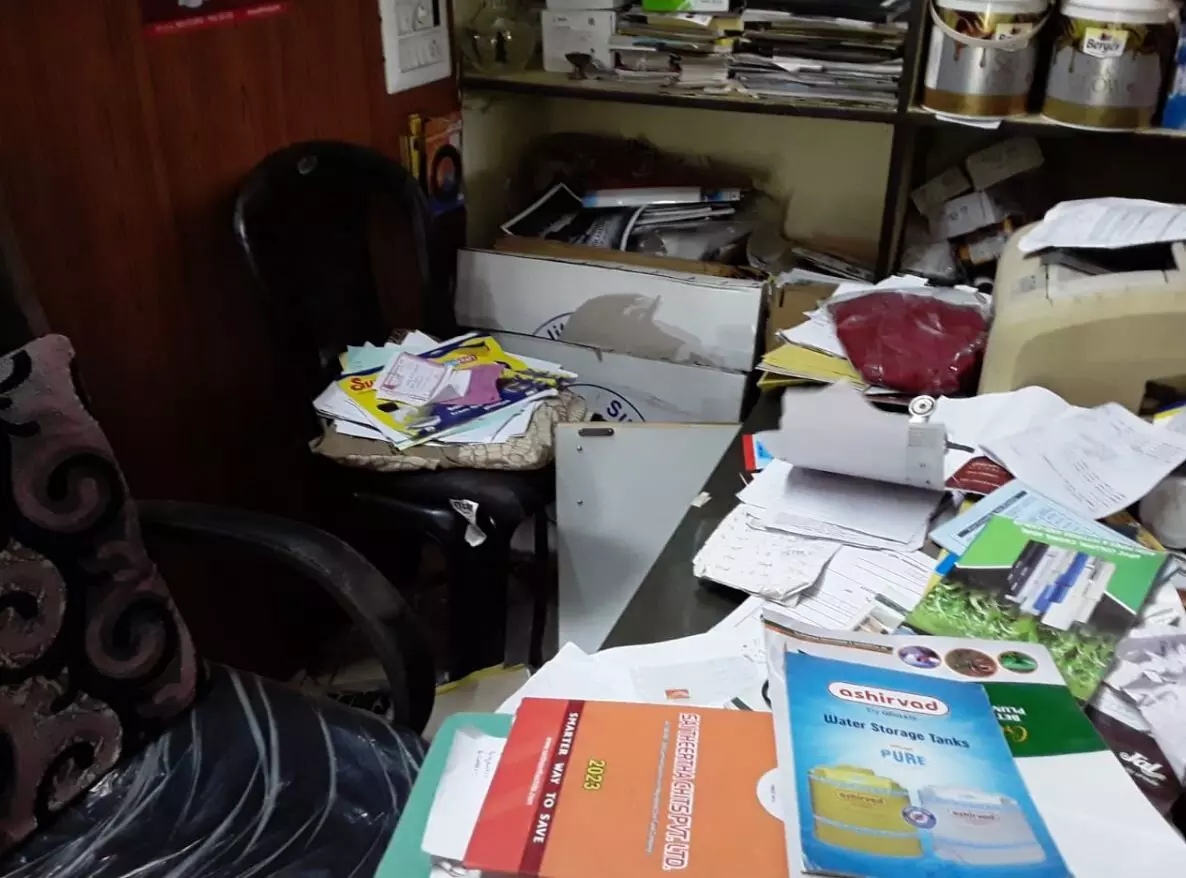 ಉಪ್ಪಿನಂಗಡಿ- ನೆಕ್ಕಿಲಾಡಿಯಲ್ಲಿ ಸರಣಿ ಕಳ್ಳತನ ಉಪ್ಪಿನಂಗಡಿ- ನೆಕ್ಕಿಲಾಡಿಯಲ್ಲಿ ಸರಣಿ ಕಳ್ಳತನ