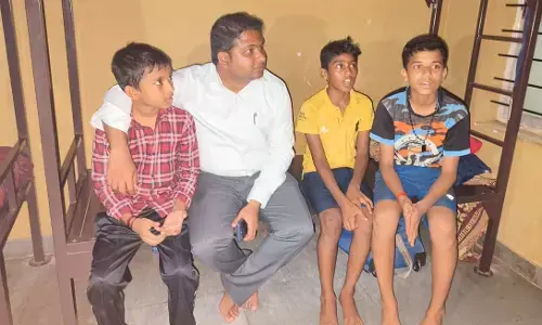 ಪುತ್ತೂರು: ವಸತಿ ಶಾಲೆಗೆ ದ.ಕ. ಜಿಲ್ಲಾಧಿಕಾರಿ ದಿಢೀರ್ ಭೇಟಿ