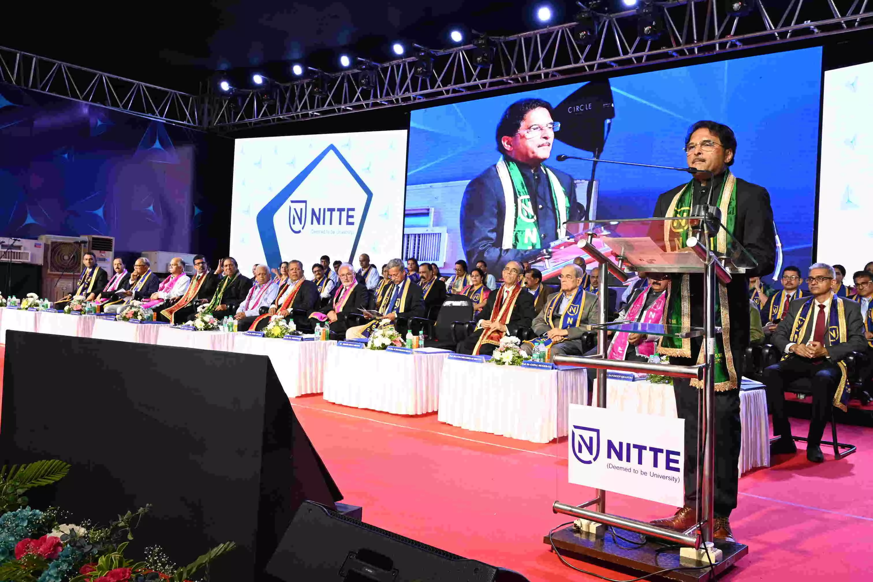 ದೇರಳಕಟ್ಟೆ: ನಿಟ್ಟೆ ಪರಿಗಣಿತ ವಿವಿಯ 13ನೇ ಘಟಿಕೋತ್ಸವ ದೇರಳಕಟ್ಟೆ: ನಿಟ್ಟೆ ಪರಿಗಣಿತ ವಿವಿಯ 13ನೇ ಘಟಿಕೋತ್ಸವ