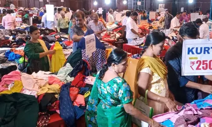 ಮಂಗಳೂರು: ಟಿಎಂಎ ಪೈ ಕನ್ವೆನ್ಶನ್ ಸೆಂಟರ್‌ನಲ್ಲಿ ರೆಡಿಮೇಡ್ ಉಡುಪುಗಳ ಮಾರಾಟ ಮೇಳ