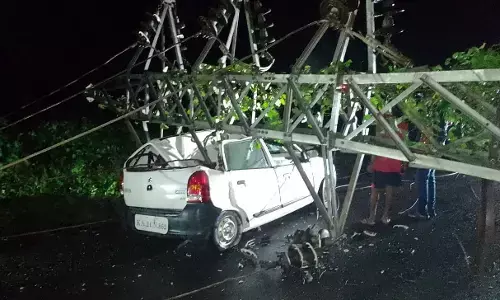 ಬೆಳ್ತಂಗಡಿ: ವಿದ್ಯುತ್ ಟವರ್ ಧರಶಾಯಿ; ವಾಹನಗಳಿಗೆ ಹಾನಿ