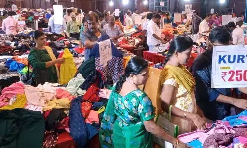 ಮಂಗಳೂರು: ಟಿಎಂಎ ಪೈ ಕನ್ವೆನ್ಶನ್ ಸೆಂಟರ್‌ನಲ್ಲಿ ರೆಡಿಮೇಡ್ ಉಡುಪುಗಳ ಮಾರಾಟ ಮೇಳ