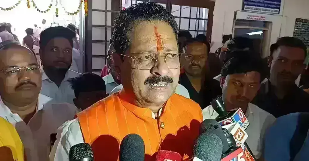 ಕೆಲವು ಸ್ವಾಮಿಗಳು ಕಮ್ಯೂನಿಸ್ಟ್ ಅಥವಾ ನಕ್ಸಲೈಟ್ ಆಗಬೇಕಾಗಿತ್ತು: ಸಾಣೇಹಳ್ಳಿ ಸ್ವಾಮೀಜಿ ಹೇಳಿಕೆ ಬಗ್ಗೆ BJP ಶಾಸಕ ಯತ್ನಾಳ್ ಪ್ರತಿಕ್ರಿಯೆ