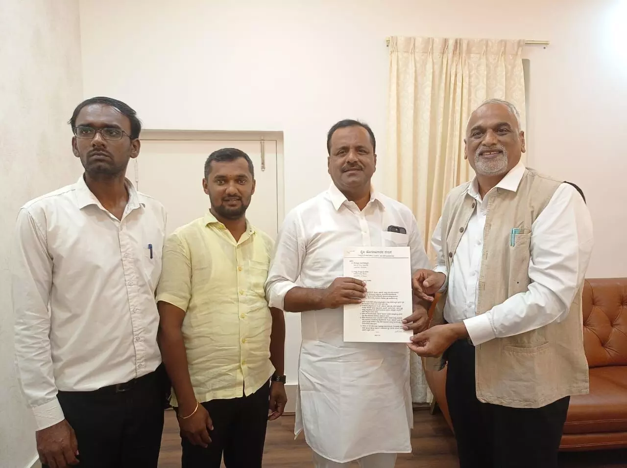 ಲೋಕಾಯುಕ್ತ ನ್ಯಾ. ಬಿ.ಎಸ್.ಪಾಟೀಲ್ ರನ್ನು ಪದಚ್ಯುತಿಗೊಳಿಸುವಂತೆ ಸ್ಪೀಕರ್ ಯು.ಟಿ. ಖಾದರ್ ಗೆ ನೈಜ ಹೋರಾಟಗಾರರ ವೇದಿಕೆ ಮನವಿ