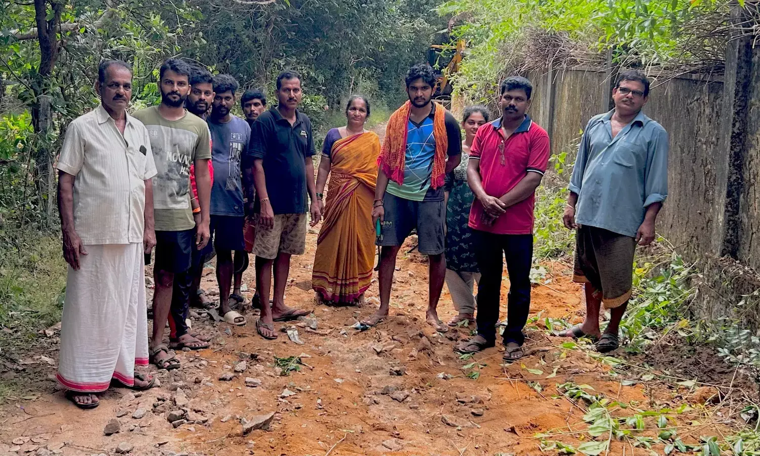 ಕೊರ್ಗಿ: ಲಕ್ಷಕ್ಕೂ ಅಧಿಕ ಹಣ ವ್ಯಯಿಸಿ ಗ್ರಾಮಸ್ಥರಿಂದಲೇ ರಸ್ತೆ ದುರಸ್ತಿ