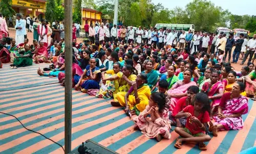 ಸೇನಾಪುರದಲ್ಲಿ ಎಕ್ಸ್‌ಪ್ರೆಸ್ ರೈಲು ನಿಲುಗಡೆಗೆ ಆಗ್ರಹಿಸಿ ಧರಣಿ