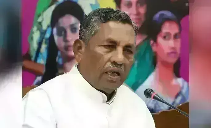 ಅದಾನಿ, ಅಂಬಾನಿ ಅವರ ಸಾಲ ಮನ್ನಾ ಮಾಡಿದರೆ ದೇಶ ದಿವಾಳಿಯಾಗುವುದಿಲ್ಲವೇ: BJP ನಾಯಕರಿಗೆ ಸಚಿವ ಮುನಿಯಪ್ಪ ಪ್ರಶ್ನೆ