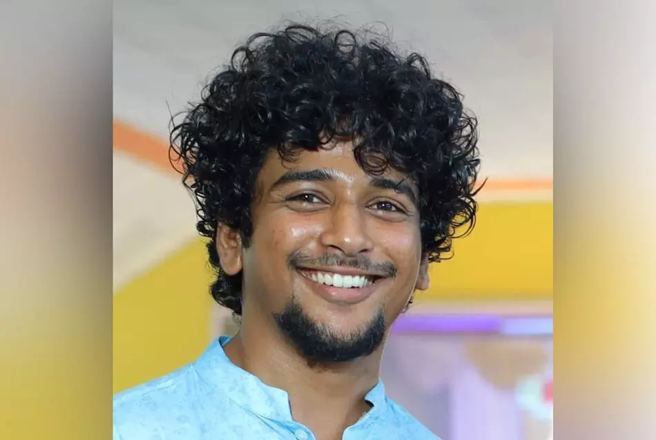 ಪುತ್ತೂರು: ಮಾರಕಾಸ್ತ್ರಗಳಿಂದ ಯುವಕನ ಹತ್ಯೆ ಪುತ್ತೂರು: ಮಾರಕಾಸ್ತ್ರಗಳಿಂದ ಯುವಕನ ಹತ್ಯೆ