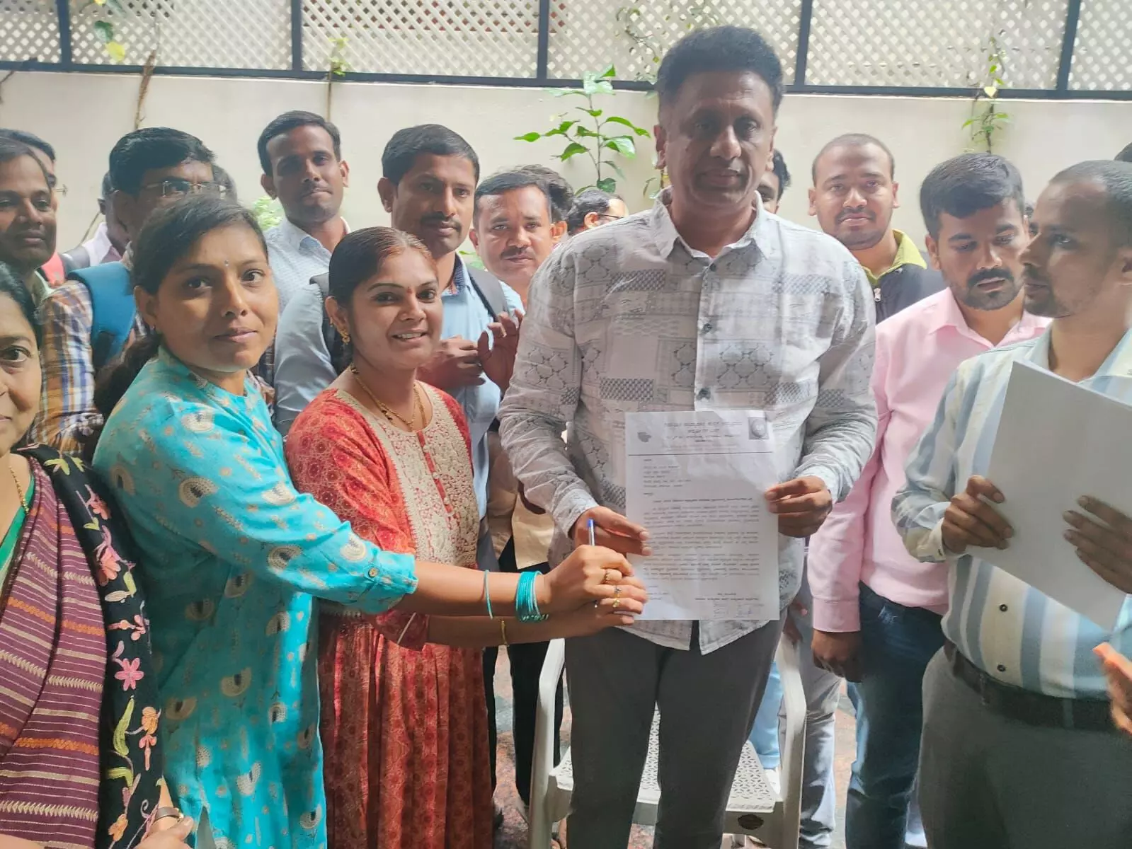 1,242 ಸಹಾಯಕ ಪ್ರಾಧ್ಯಾಪಕರ ನೇಮಕಾತಿ | ಡಿಸೆಂಬರ್ ಅಂತ್ಯದೊಳಗೆ ಆದೇಶ ಪತ್ರ: ಸಚಿವ ಡಾ. ಎಂ.ಸಿ. ಸುಧಾಕರ್ 1,242 ಸಹಾಯಕ ಪ್ರಾಧ್ಯಾಪಕರ ನೇಮಕಾತಿ | ಡಿಸೆಂಬರ್ ಅಂತ್ಯದೊಳಗೆ ಆದೇಶ ಪತ್ರ: ಸಚಿವ ಡಾ. ಎಂ.ಸಿ. ಸುಧಾಕರ್