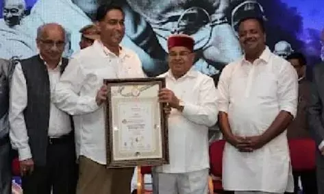 ಅದಾನಿ ಸಮೂಹದ ಅಧ್ಯಕ್ಷ ಕಿಶೋರ್ ಆಳ್ವಗೆ ಪ್ರಶಸ್ತಿ