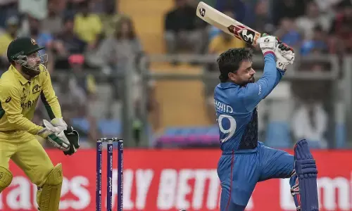 ಮಿಚೆಲ್ ಸ್ಟಾರ್ಕ್ ಓವರ್‌ನಲ್ಲಿ ಅಬ್ಬರಿಸಿದ ರಶೀದ್ ಖಾನ್