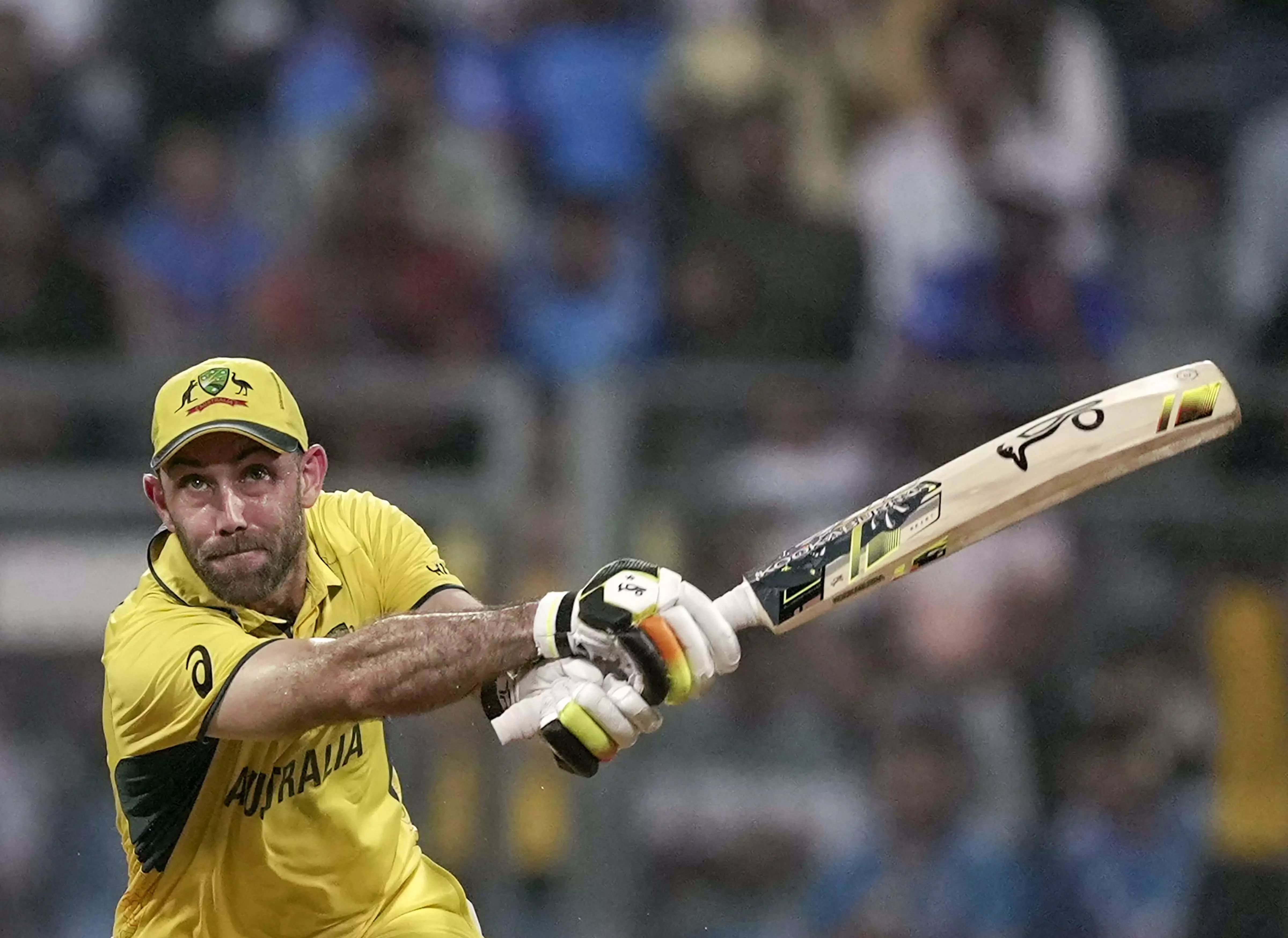 ನೋವಿನಲ್ಲೂ ಏಕಾಂಗಿ ಹೋರಾಟ ನೀಡಿ ಐತಿಹಾಸಿಕ ದ್ವಿಶತಕ ಗಳಿಸಿದ ಮ್ಯಾಕ್ಸ್ ವೆಲ್