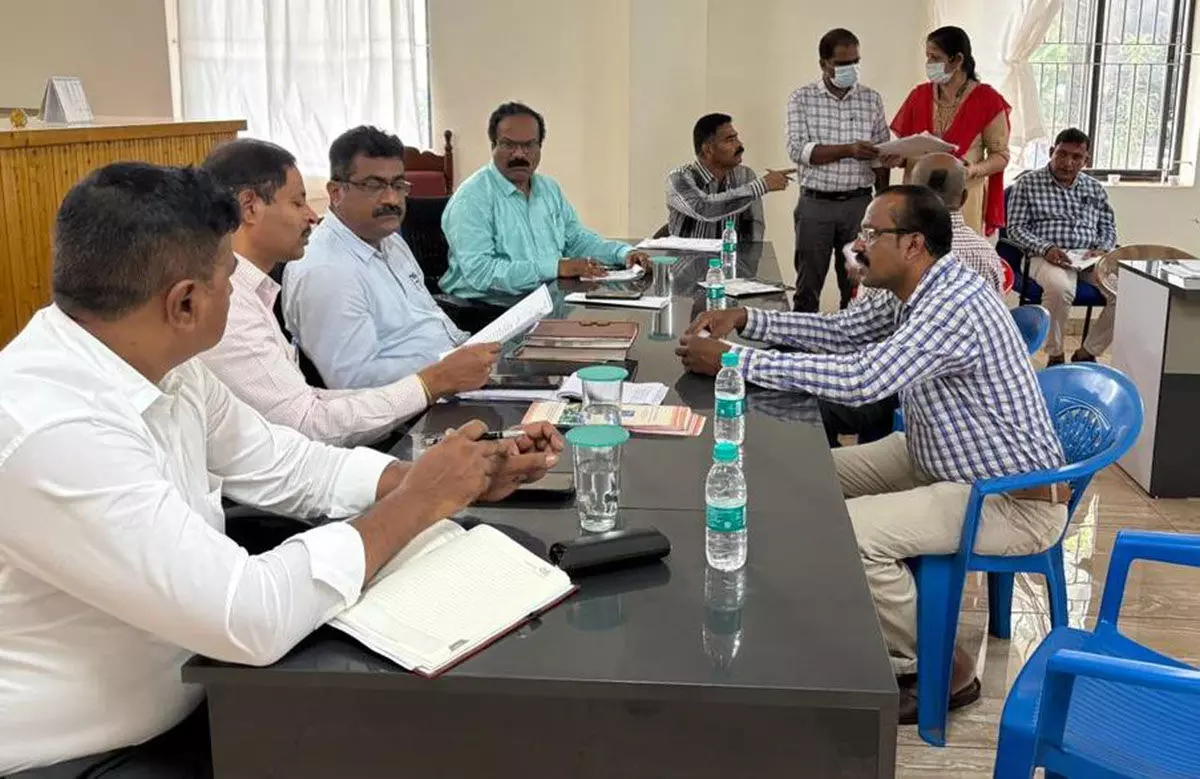 ಉಡುಪಿ: ಲೋಕಾಯುಕ್ತ ಜನಸಂಪರ್ಕ ಸಭೆ ಉಡುಪಿ: ಲೋಕಾಯುಕ್ತ ಜನಸಂಪರ್ಕ ಸಭೆ