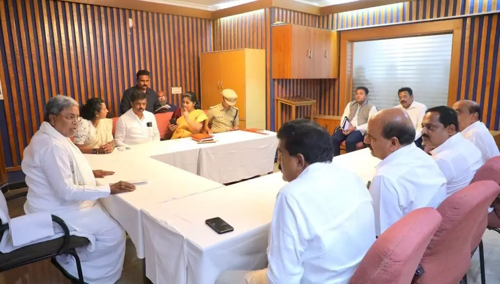 ಕಾಡಾನೆ ಹಾವಳಿ ನಿಯಂತ್ರಣಕ್ಕೆ ಅಗತ್ಯ ಕ್ರಮ ಕೈಗೊಳ್ಳಿ: ಅಧಿಕಾರಿಗಳಿಗೆ ಸಿಎಂ ಸೂಚನೆ ಕಾಡಾನೆ ಹಾವಳಿ ನಿಯಂತ್ರಣಕ್ಕೆ ಅಗತ್ಯ ಕ್ರಮ ಕೈಗೊಳ್ಳಿ: ಅಧಿಕಾರಿಗಳಿಗೆ ಸಿಎಂ ಸೂಚನೆ