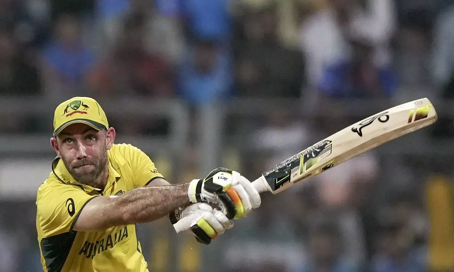 ನೋವಿನಲ್ಲೂ ಏಕಾಂಗಿ ಹೋರಾಟ ನೀಡಿ ಐತಿಹಾಸಿಕ ದ್ವಿಶತಕ ಗಳಿಸಿದ ಮ್ಯಾಕ್ಸ್ ವೆಲ್