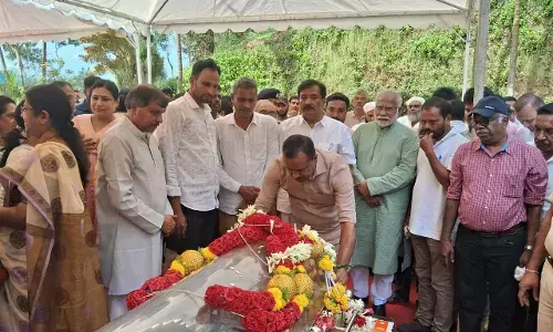 ಡಿ.ಬಿ ಚಂದ್ರೇಗೌಡ ಅವರ ಅಂತಿಮ ದರ್ಶನ ಪಡೆದ ಸ್ಪೀಕರ್ ಯು.ಟಿ. ಖಾದರ್