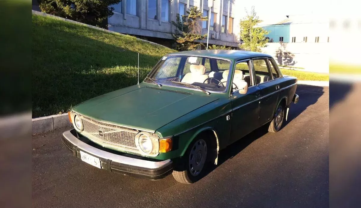 ಸ್ವೀಡನ್ನಿಂದ ಸಾವಿರ ವೋಲ್ವೊ ಕಾರು ಖರೀದಿಸಿ, 49 ವರ್ಷ ಕಳೆದರೂ ಹಣ ಪಾವತಿಸದ ಉ.ಕೊರಿಯಾ! ಸ್ವೀಡನ್ನಿಂದ ಸಾವಿರ ವೋಲ್ವೊ ಕಾರು ಖರೀದಿಸಿ, 49 ವರ್ಷ ಕಳೆದರೂ ಹಣ ಪಾವತಿಸದ ಉ.ಕೊರಿಯಾ!