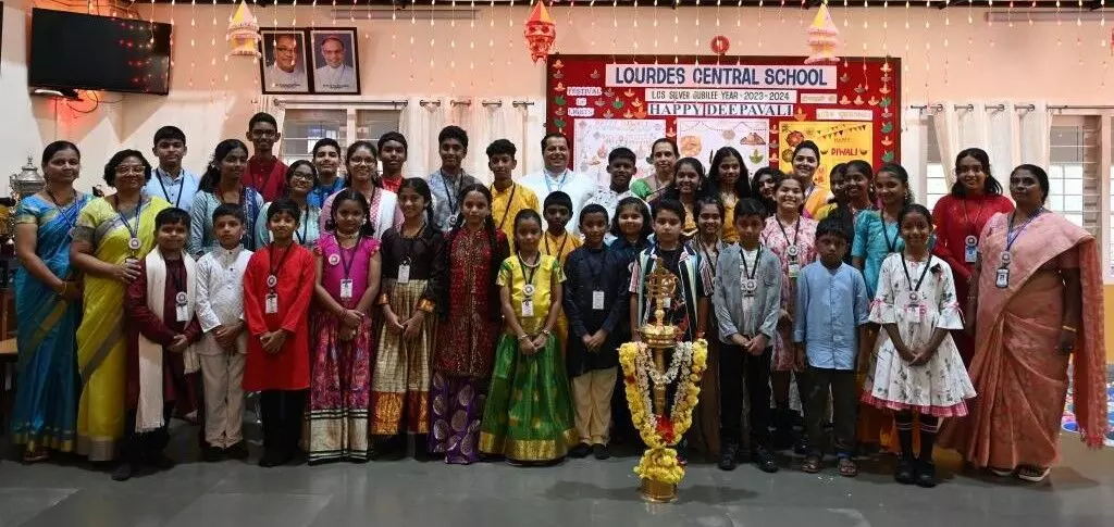 ನಾವು ಹಲವರ ಮನೆ- ಮನಗಳನ್ನು ಬೆಳಗುವ ಹಣತೆಯಾಗಬೇಕಾಗಿದೆ :ರಾಬರ್ಟ್ ಡಿ ಸೋಜ