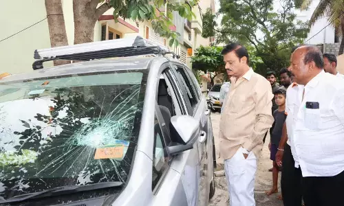 ಬೆಂಗಳೂರು: 30ಕ್ಕೂ ಹೆಚ್ಚು ವಾಹನಗಳನ್ನು ಜಖಂಗೊಳಿಸಿದ ದುಷ್ಕರ್ಮಿಗಳು