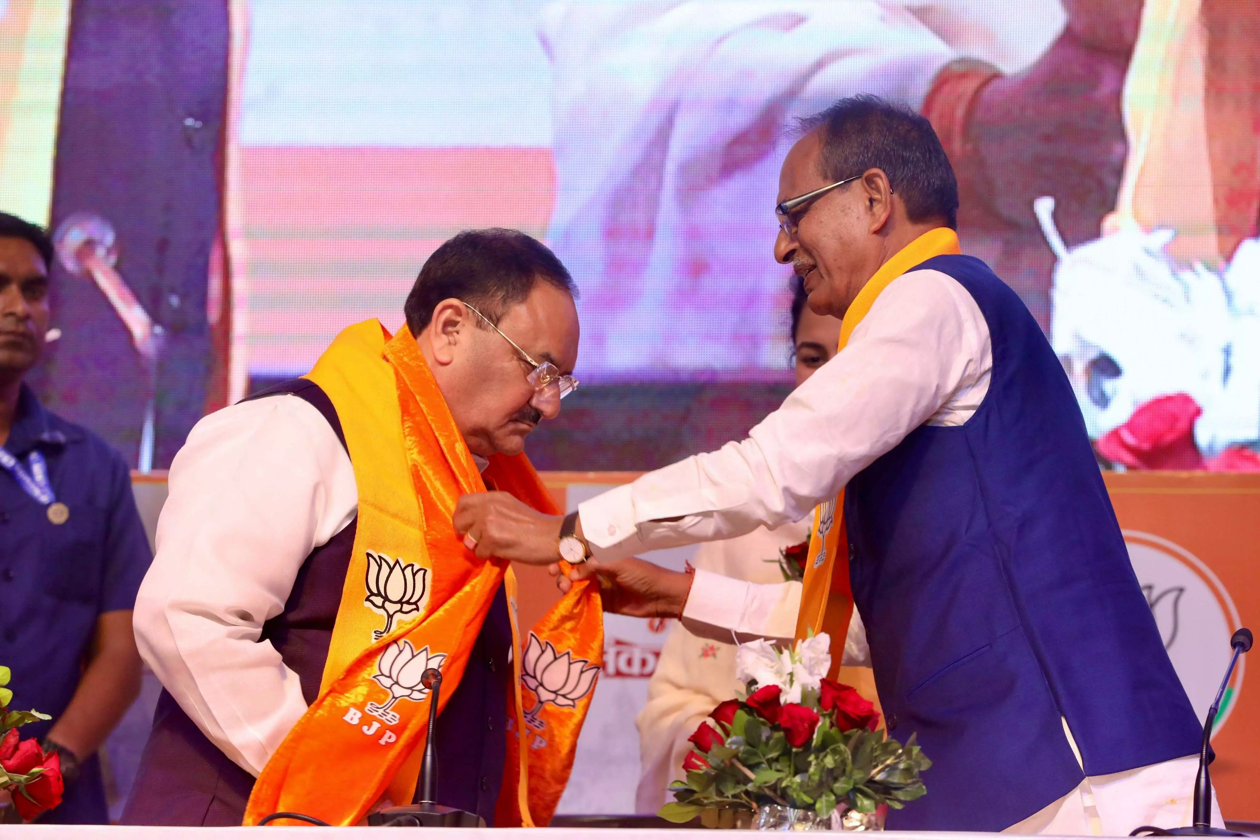 ಮಧ್ಯಪ್ರದೇಶ : ಬಿಜೆಪಿಯಿಂದ 100 ರೂ.ಗೆ 100 ಯೂನಿಟ್ ವಿದ್ಯುತ್ ಭರವಸೆ ಮಧ್ಯಪ್ರದೇಶ : ಬಿಜೆಪಿಯಿಂದ 100 ರೂ.ಗೆ 100 ಯೂನಿಟ್ ವಿದ್ಯುತ್ ಭರವಸೆ