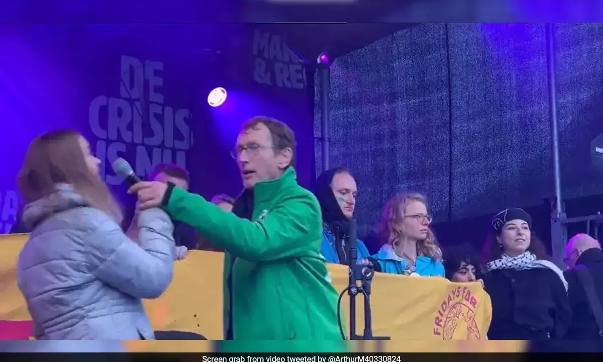 ವೇದಿಕೆಗೆ ಫೆಲೆಸ್ತೀನ್ ನಾಗರಿಕನನ್ನು ಆಹ್ವಾನಿಸಿದ್ದಕ್ಕೆ  ಗ್ರೇಟಾ ಥನ್ ಬರ್ಗ್ ರಿಂದ ಮೈಕ್ ಕಿತ್ತುಕೊಂಡ ವ್ಯಕ್ತಿ!