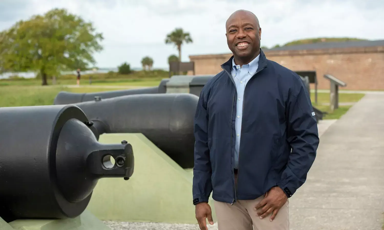 ಅಮೆರಿಕ: ಅಧ್ಯಕ್ಷೀಯ ರೇಸ್‍ನಿಂದ ಹಿಂದೆ ಸರಿದ ಟಿಮ್ ಸ್ಕಾಟ್