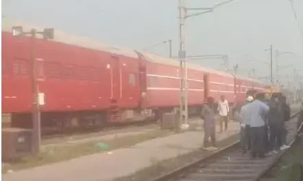 ಕಲಬುರಗಿ: ಪ್ಲಾಟ್ ಫಾರ್ಮ್‌ನಲ್ಲಿ ನಿಂತಿದ್ದ ರೈಲ್ವೆ ಬೋಗಿಗೆ ನೇಣು ಬಿಗಿದುಕೊಂಡು ವ್ಯಕ್ತಿ ಆತ್ಮಹತ್ಯೆ