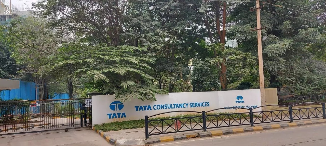 ಕೆಲಸದಿಂದ ತೆಗೆದಿದ್ದಕ್ಕೆ ಬೆಂಗಳೂರಿನ ಕಂಪೆನಿಯೊಂದಕ್ಕೆ ಬಾಂಬ್ ಬೆದರಿಕೆ ಹಾಕಿದ ಯುವತಿ..! ಕೆಲಸದಿಂದ ತೆಗೆದಿದ್ದಕ್ಕೆ ಬೆಂಗಳೂರಿನ ಕಂಪೆನಿಯೊಂದಕ್ಕೆ ಬಾಂಬ್ ಬೆದರಿಕೆ ಹಾಕಿದ ಯುವತಿ..!