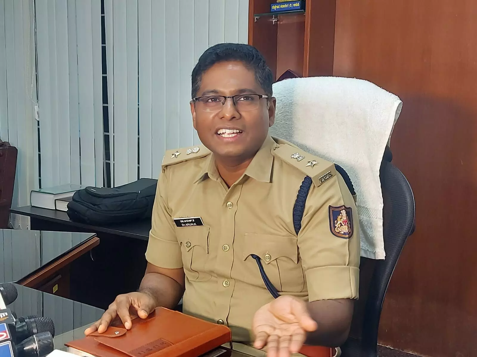 ಉಡುಪಿ | ಗಗನಸಖಿ ಸಹಿತ ನಾಲ್ವರ ಕಗ್ಗೊಲೆ ಪ್ರಕರಣ; ಶಂಕಿತ ಆರೋಪಿ ಪ್ರವೀಣ್ ಚೌಗಲೆ ತೀವ್ರ ವಿಚಾರಣೆ: ಎಸ್ಪಿ ಡಾ.ಅರುಣ್ ಉಡುಪಿ | ಗಗನಸಖಿ ಸಹಿತ ನಾಲ್ವರ ಕಗ್ಗೊಲೆ ಪ್ರಕರಣ; ಶಂಕಿತ ಆರೋಪಿ ಪ್ರವೀಣ್ ಚೌಗಲೆ ತೀವ್ರ ವಿಚಾರಣೆ: ಎಸ್ಪಿ ಡಾ.ಅರುಣ್