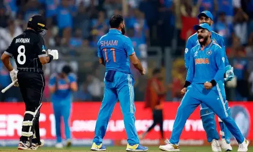 ವಿಶ್ವಕಪ್ : ಆರಂಭಿಕ ಆಘಾತದಿಂದ ಚೇತರಿಸಿಕೊಂಡ ಕಿವೀಸ್