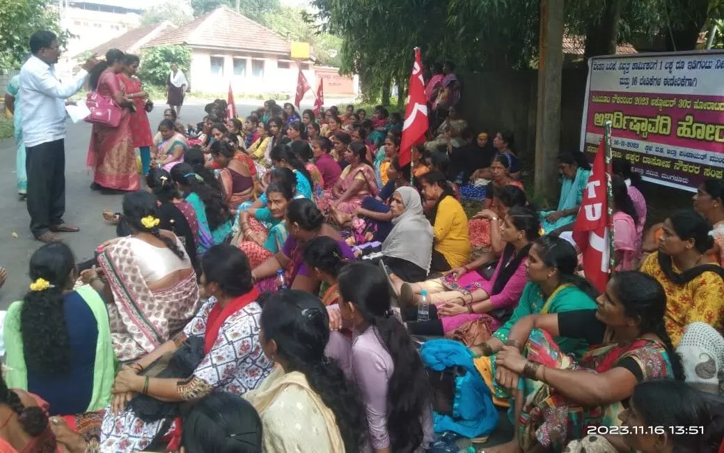 ಬಿಸಿಯೂಟ ನೌಕರರ ಬೇಡಿಕೆಗಳು ಈಡೇರದಿದ್ದರೆ ಹೋರಾಟ ತೀಕ್ಷ್ಣ: ಪದ್ಮಾವತಿ ಶೆಟ್ಟಿ ಬಿಸಿಯೂಟ ನೌಕರರ ಬೇಡಿಕೆಗಳು ಈಡೇರದಿದ್ದರೆ ಹೋರಾಟ ತೀಕ್ಷ್ಣ: ಪದ್ಮಾವತಿ ಶೆಟ್ಟಿ