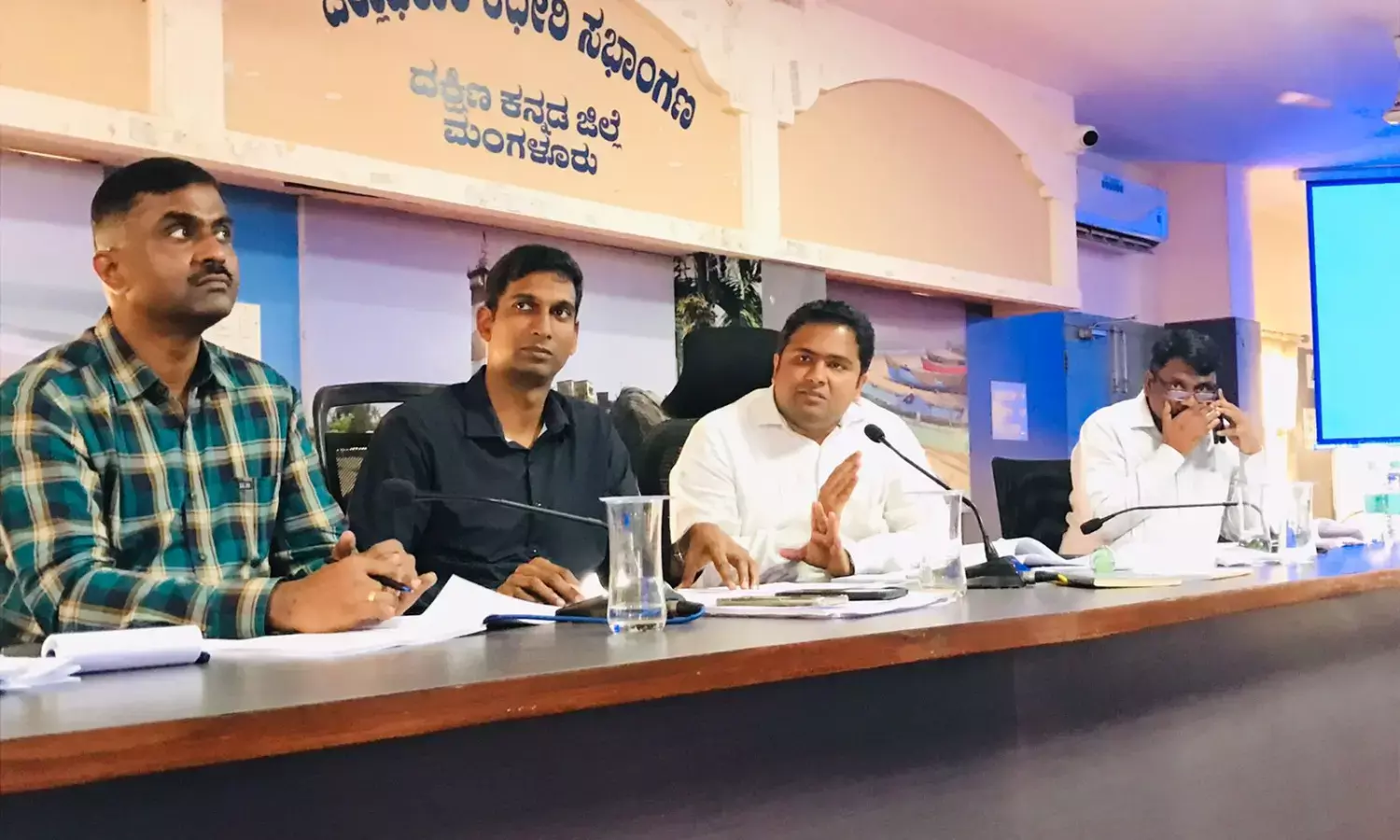 ಪೌರಕಾರ್ಮಿಕರಿಗೆ ಸಕಾಲಕ್ಕೆ ವೇತನ ಪಾವತಿಸಲು ದ.ಕ. ಜಿಲ್ಲಾಧಿಕಾರಿ ಸೂಚನೆ