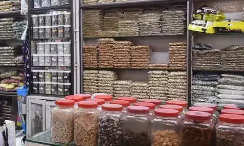 ಬೆಂಗಳೂರು ನಗರದ ಡ್ರೈಫ್ರೂಟ್ಸ್​​ ಮಳಿಗೆ, ಮಾಲಕರ ಮನೆಗಳ ಮೇಲೆ ಐಟಿ ದಾಳಿ