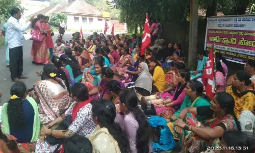 ಬಿಸಿಯೂಟ ನೌಕರರ ಬೇಡಿಕೆಗಳು ಈಡೇರದಿದ್ದರೆ ಹೋರಾಟ ತೀಕ್ಷ್ಣ: ಪದ್ಮಾವತಿ ಶೆಟ್ಟಿ