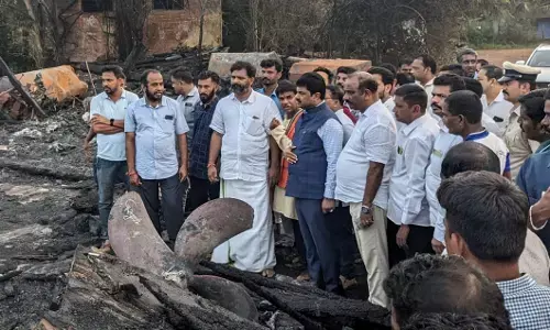 ಗಂಗೊಳ್ಳಿ ಅಗ್ನಿ ದುರಂತ ಪ್ರದೇಶಕ್ಕೆ ಸಂಸದ ರಾಘವೇಂದ್ರ ಭೇಟಿ