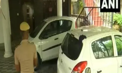 ಚೆನ್ನೈ : ಕರ್ನಾಟಕ ಮೂಲದ ಜವಳಿ ಉದ್ಯಮಿ ಮನೆ ಮೇಲೆ ಐಟಿ ದಾಳಿ