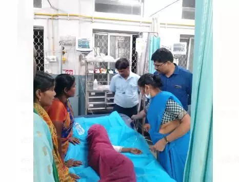 ಕಲಬುರಗಿ | ಬಿಸಿಯೂಟದ ಸಾಂಬಾರಿಗೆ ಬಿದ್ದು ವಿದ್ಯಾರ್ಥಿನಿಗೆ ಗಂಭೀರ ಗಾಯ ಕಲಬುರಗಿ | ಬಿಸಿಯೂಟದ ಸಾಂಬಾರಿಗೆ ಬಿದ್ದು ವಿದ್ಯಾರ್ಥಿನಿಗೆ ಗಂಭೀರ ಗಾಯ