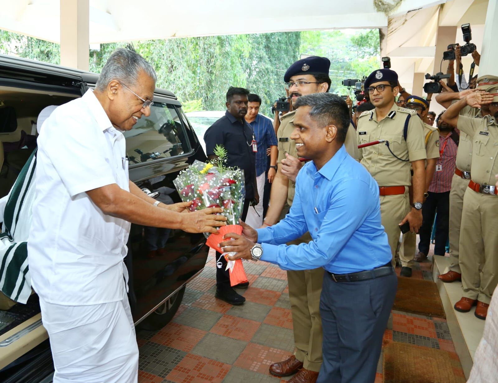 ಕಾಸರಗೋಡು:  ನವಕೇರಳ ಸದಸ್ ಉದ್ಘಾಟನಾ ಕಾರ್ಯಕ್ರಮಕ್ಕೆ ಸಿಎಂ ಪಿಣರಾಯಿ ವಿಜಯನ್‌ ಆಗಮನ