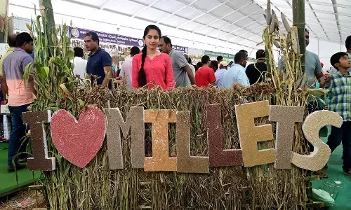 ಬೆಂಗಳೂರು: ಕೃಷಿ ಮೇಳದಲ್ಲಿ ಜನರ ಗಮನ ಸೆಳೆದ ಬೆಲ್ಲದ ಪರಿಷೆ, ಮಧುವನ