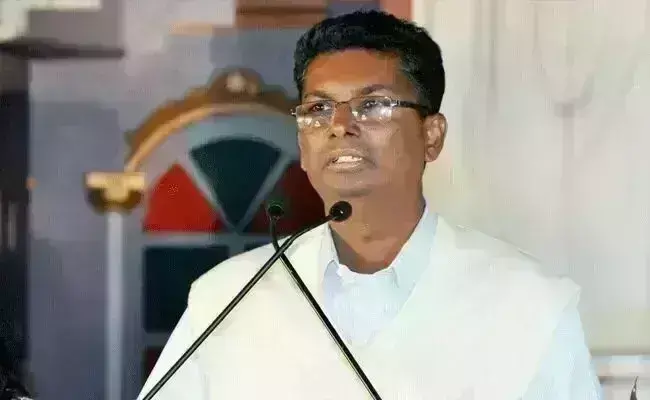 ಆಪ್ತರ ಜೊತೆ ವಿದೇಶಕ್ಕೆ ತೆರಳಿದ ಸಚಿವ ಸತೀಶ್ ಜಾರಕಿಹೊಳಿ