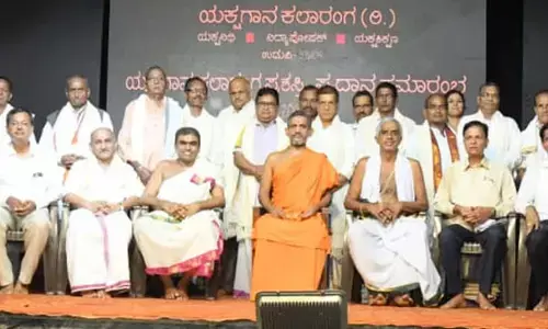 ‘ಸಂಸ್ಕಾರ’ ನೀಡುವ ಯಕ್ಷಗಾನ ಕಲಾವಿದರು ಅಭಿನಂದನೀಯರು: ಪೇಜಾವರಶ್ರೀ