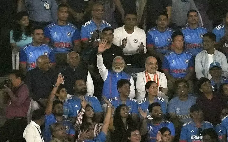 ಕ್ರಿಕೆಟ್‌ ವೀಕ್ಷಿಸಲು ಹೋಗುವ ಪ್ರಧಾನಿಗೆ ಮಣಿಪುರಕ್ಕೆ ಭೇಟಿ ನೀಡಲು ಸಮಯವಿಲ್ಲ: ಕಾಂಗ್ರೆಸ್ ಟೀಕೆ