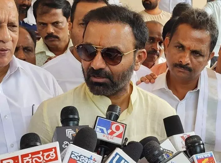 ಅಸಂಘಟಿತ ಕಾರ್ಮಿಕರ ಭದ್ರತೆಗೆ ಯುನಿವರ್ಸಲ್ ಕಾರ್ಡ್ ತರುವ ಚಿಂತನೆ: ಕಾರ್ಮಿಕ ಸಚಿವ ಸಂತೋಷ್ ಲಾಡ್ ಅಸಂಘಟಿತ ಕಾರ್ಮಿಕರ ಭದ್ರತೆಗೆ ಯುನಿವರ್ಸಲ್ ಕಾರ್ಡ್ ತರುವ ಚಿಂತನೆ: ಕಾರ್ಮಿಕ ಸಚಿವ ಸಂತೋಷ್ ಲಾಡ್