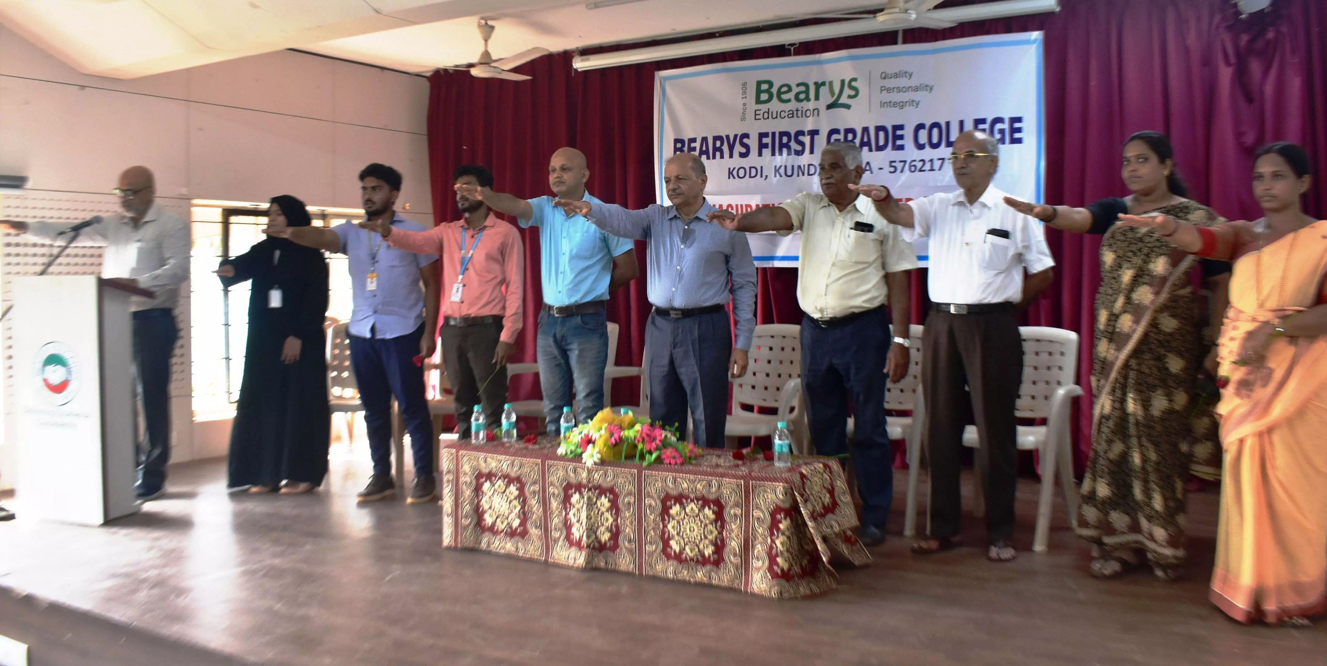 ಕೋಡಿ ಕಾಲೇಜಿನ ರೆಡ್ಕ್ರಾಸ್ ಘಟಕದ ಅನಾವರಣ ಕೋಡಿ ಕಾಲೇಜಿನ ರೆಡ್ಕ್ರಾಸ್ ಘಟಕದ ಅನಾವರಣ