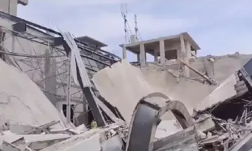 ನಿರ್ಮಾಣ ಹಂತದ ಒಳಾಂಗಣ ಕ್ರೀಡಾಂಗಣದ ಗೋಡೆ ಕುಸಿತ: 3 ಮಂದಿ ಸಾವು