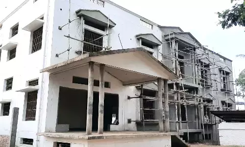 ಅಂತಿಮ ಸ್ಪರ್ಶವಿಲ್ಲದೆ ಅನಾಥವಾದ ದಾವಣಗೆರೆ ಜಿಲ್ಲಾ ರಂಗಮಂದಿರ