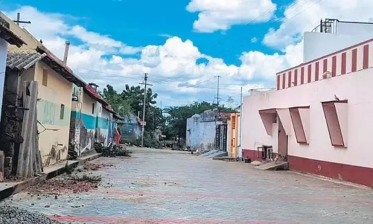 ಪ್ರಬಲ ಜಾತಿಗಳಿಗೆ ಮುಖಮಾಡಿ ಮನೆಗಳನ್ನು ನಿರ್ಮಿಸಲು ದಲಿತರಿಗೆ ಅವಕಾಶ ನಿರಾಕರಣೆ!